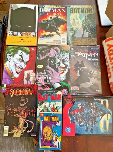 10 Batman Comics & Books LOT: Joker, Scarecrow, Batman DC Comics Collectible Vtg