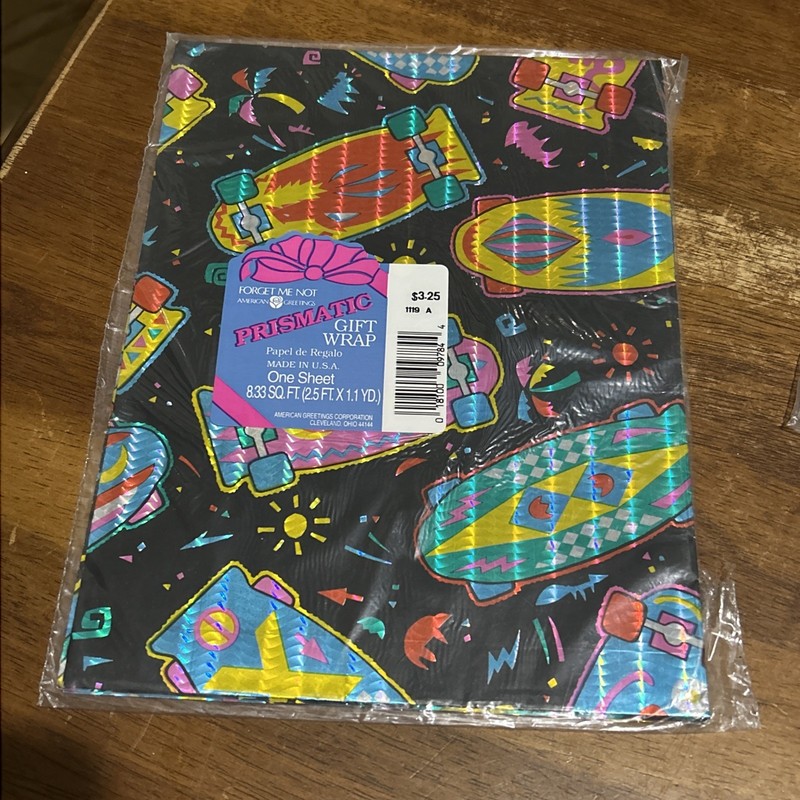 Vintage : SKATEBOARD "American Greetings" COLOR PRISM gift WRAPPING PAPER