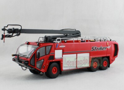 Camion De Pompiers OSHKOSH Strike 6x6 à L'échelle 1:50 - Modèle Occasion En Métal