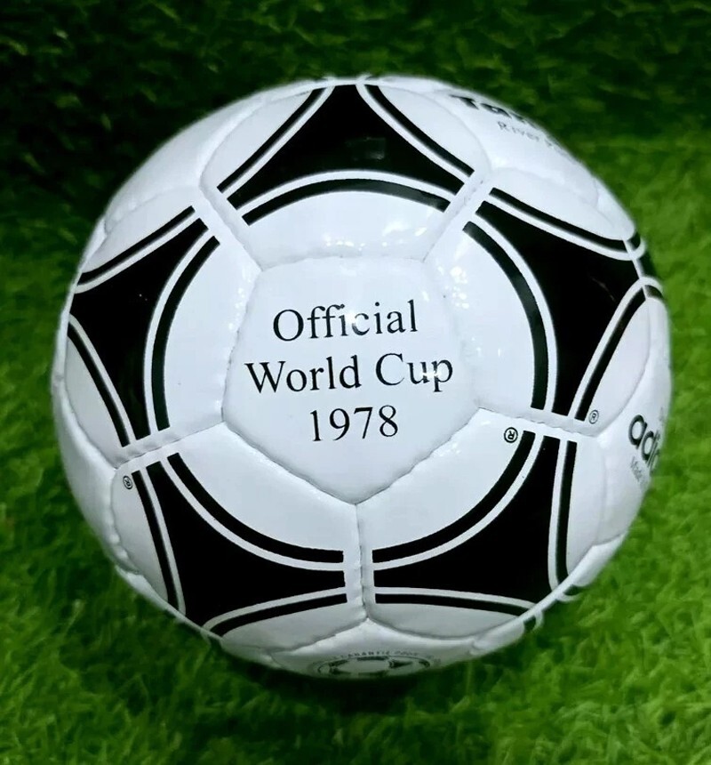 ADIDAS TANGO RIVER PLATE 1978 DURLAST FOOTBALL WORLD CUP SOCCER