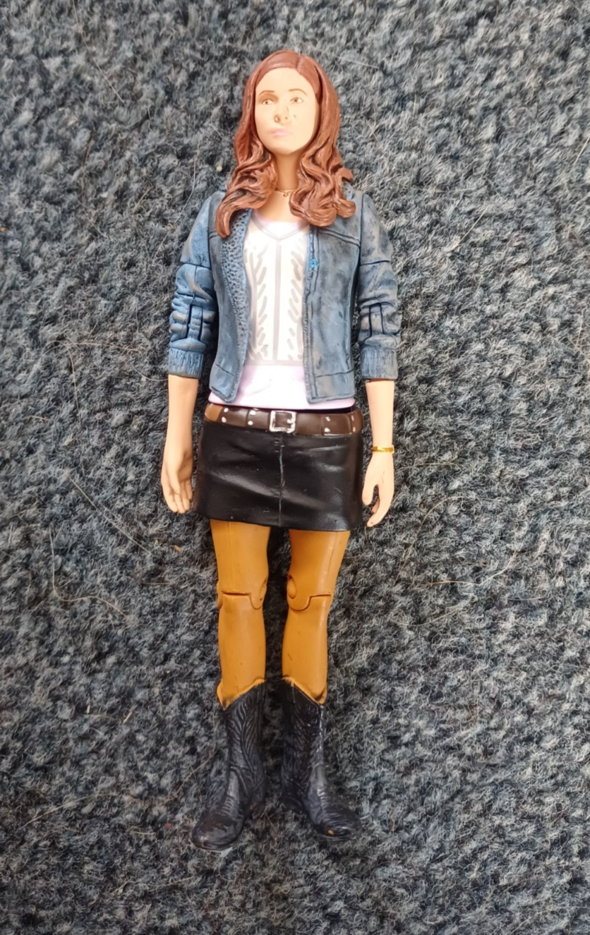 DOCTOR WHO AMY POND Action Figure 5.5 - Series 6 Outfit, blue jacket - VGC