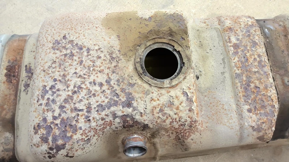 (LOCAL PICKUP ONLY) Fuel Tank 6' 6" Box Fits 88-97 99-00 CHEVROLET 2500 PICKUP 7 Foto 2 de 2