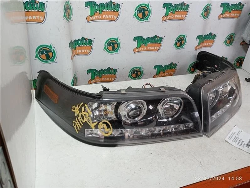 Driver Left Headlight Fits 03-11 CROWN VICTORIA 3649684 - Image 2 of 4