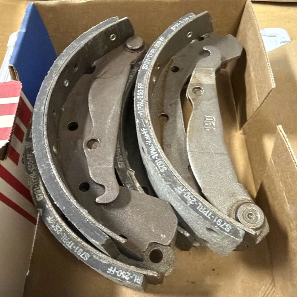 RAYBESTOS 594PG Sapatos de Freio Traseiro ReLined 1988-1993 Pontiac Lemans - Imagem 3 de 4