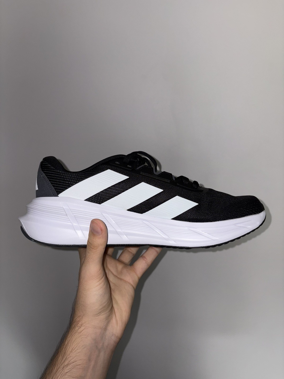 Adidas Questar 3 Men’s Running Shoe | Black and White | SIZE 10 US