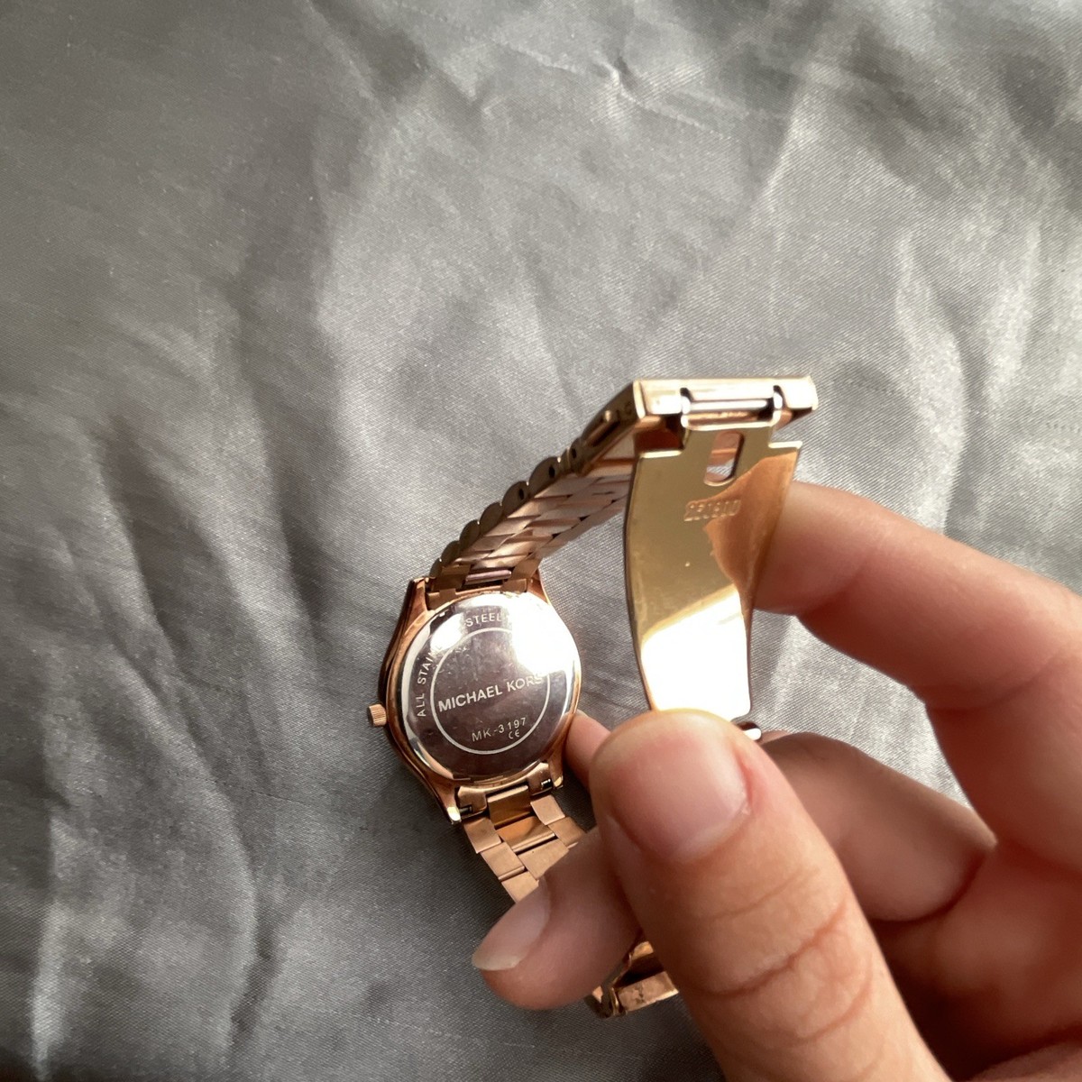 Michael Kors MK-3197 Rose Gold Dress Watch Quartz Analog; needs new battery View 3
