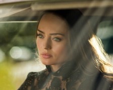 SEXY LAURA HADDOCK 8x10 PHOTO *