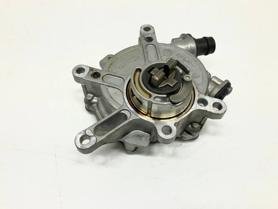 Bomba de vacío Mercedes S550 2012-2018 4,6 L V8 OEM. Foto 3 de 4