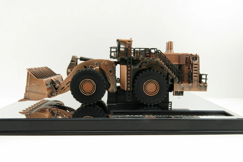 Diecast Masters 85672 Cat 994K Mining Wheel Loader Copper Elite  1:125 - Image 2 of 4