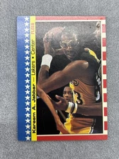 1987-88 FLEER STICKER #8 KAREEM ABDUL-JABBAR!! Very Nice