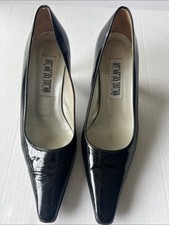 Vintage Saks Fifth Avenue Folio Collection pumps