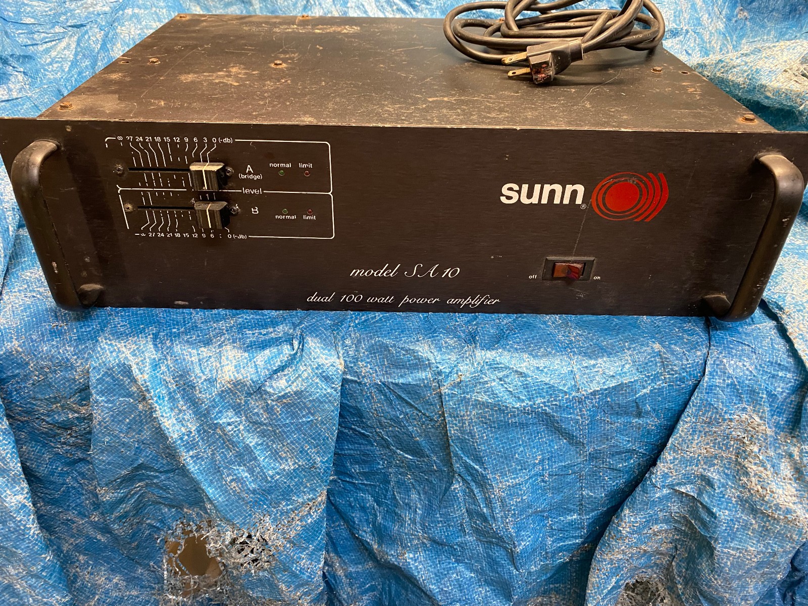 Sunn SA10 vintage stereo power amplifier Works except meters