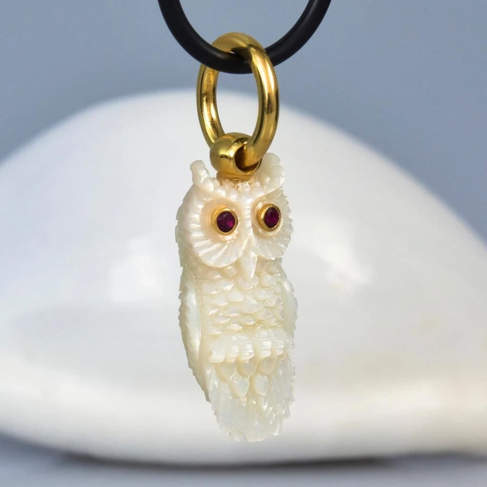 Colgante de búho nácar de plata esterlina Vermeil dorado ojos de gema de rubí rojo 4,75 Foto 2 de 4