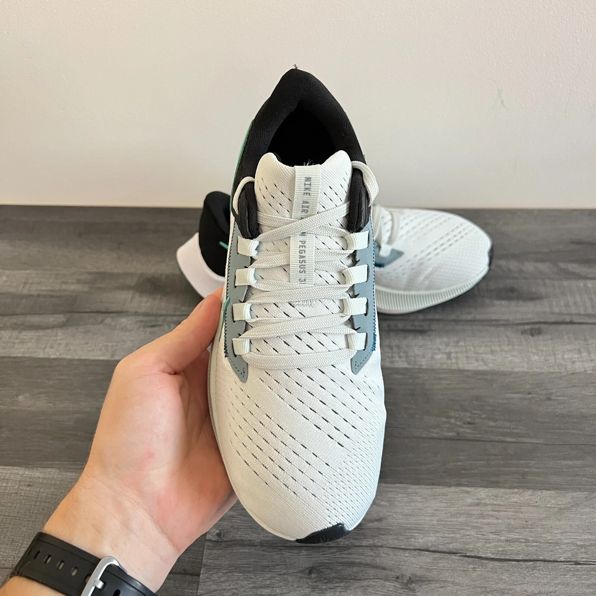 Nike air zoom pegasus 36 shop vs adidas ultra boost