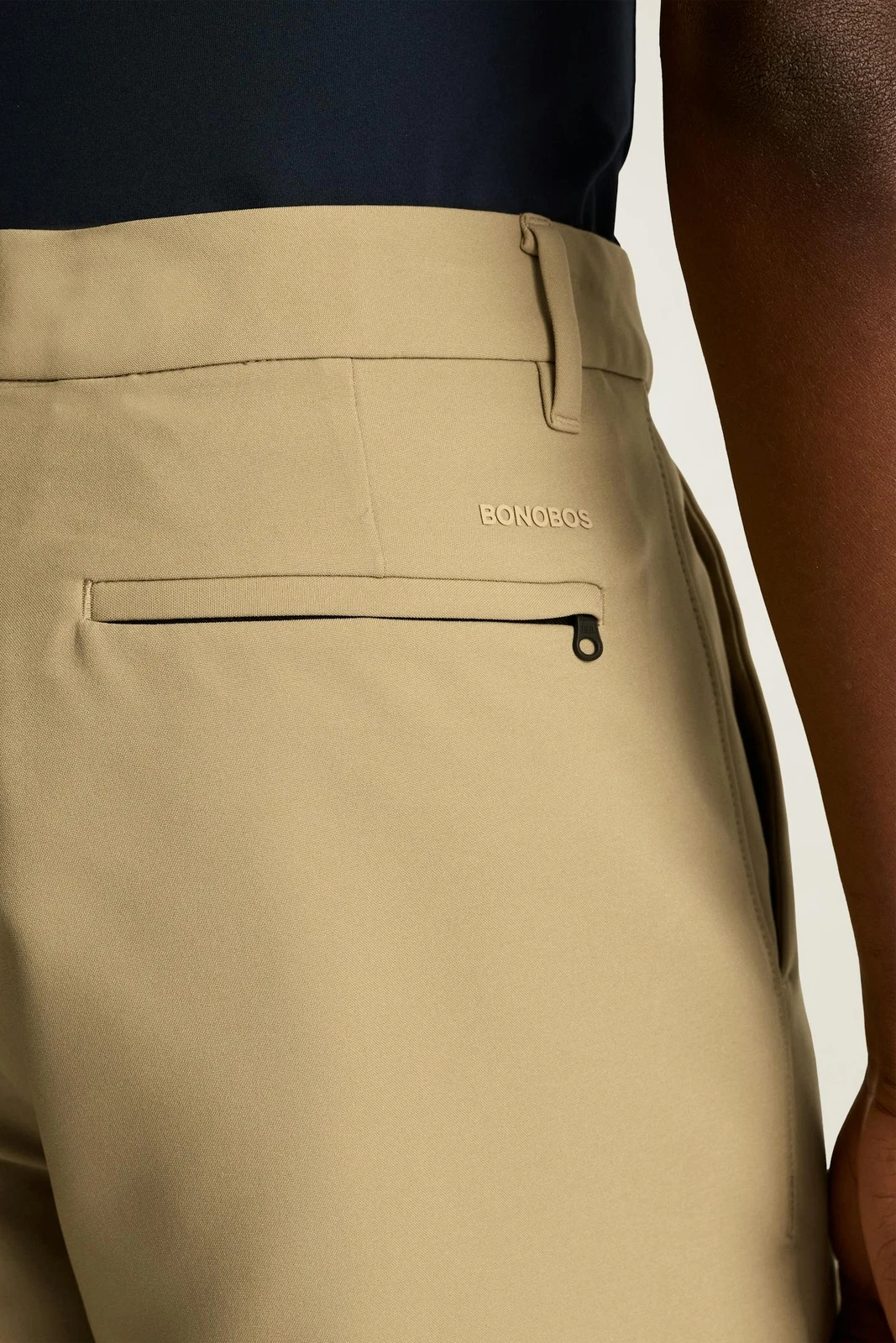 Bonobos Performance Link Golf Shorts 7" oak khaki 40 with back zip pocket $99