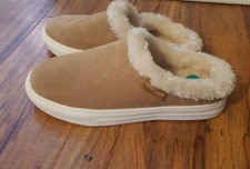Minnetonka moccasins size 8 new