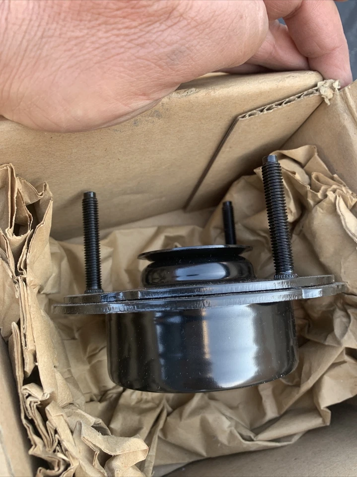 Soporte de montaje Motorcraft AD1059 8W7Z-18183-A Foto 3 de 3