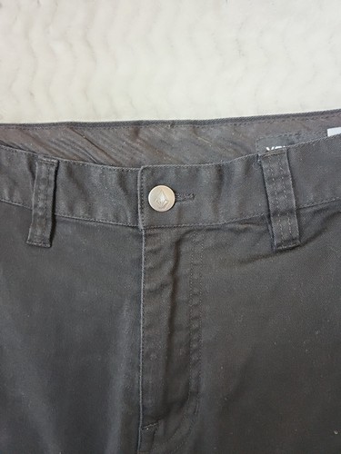 Volcom Shorts Mens 28 Bermuda True To This Casual Skater Chino Bottoms 10 Inseam - Picture 3 of 14