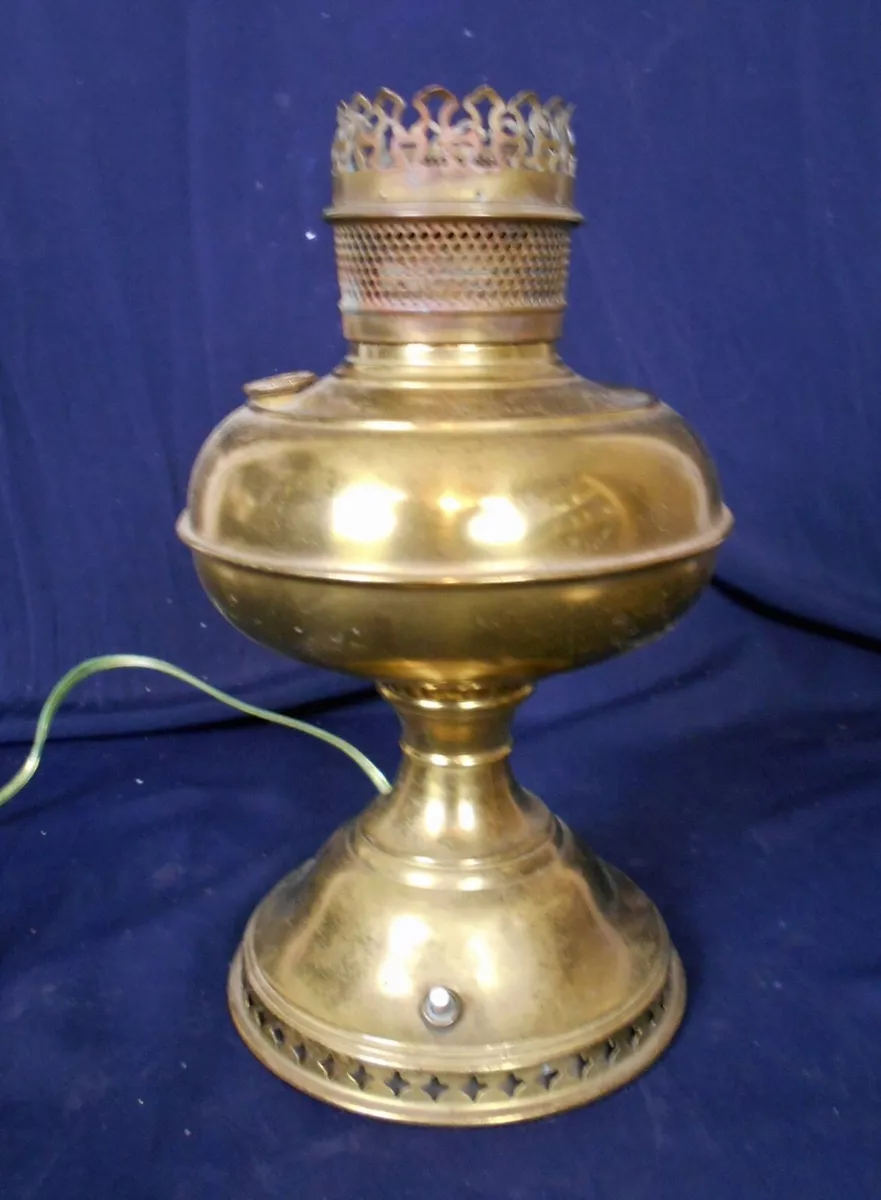 ANTIQUE BRASS RAYO OIL LAMP NOW ELECTRIFIED