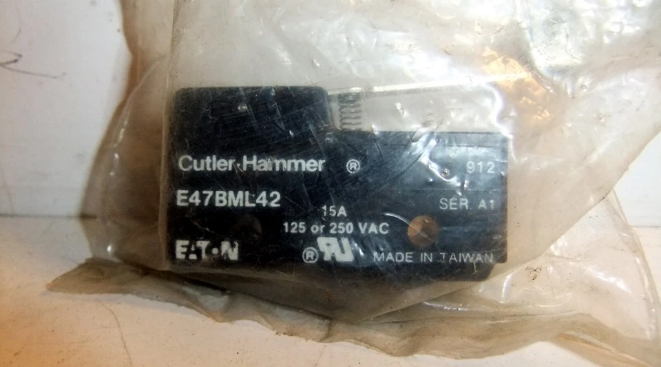 Cutler-Hammer E47BML42 Precision Limit Switch - Image 2 of 3