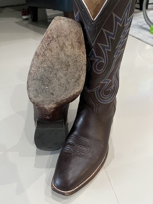 Mens cowboy boots 9.5d. Heritage Boot 
