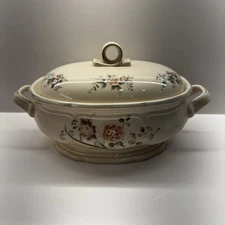 Mikasa Heritage “Peony Bouquet”  2.5 Quart Oval Covered Casserole - F2013