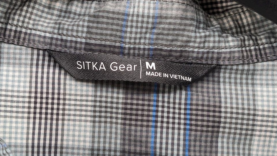 Sitka Gear Button Up Gray Casual Plaid Short Sleeve Shirt Medium - Image 4 of 4