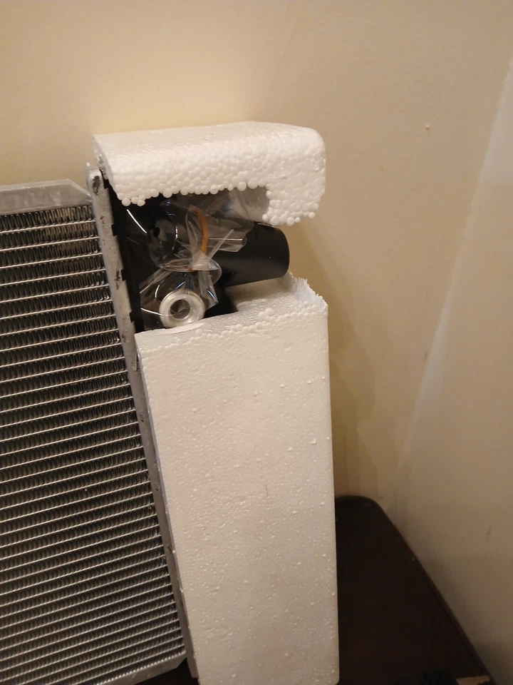 Radiador para Cadillac DeVille 1994 1995 1996 1997 1998 1999 Foto 3 de 3