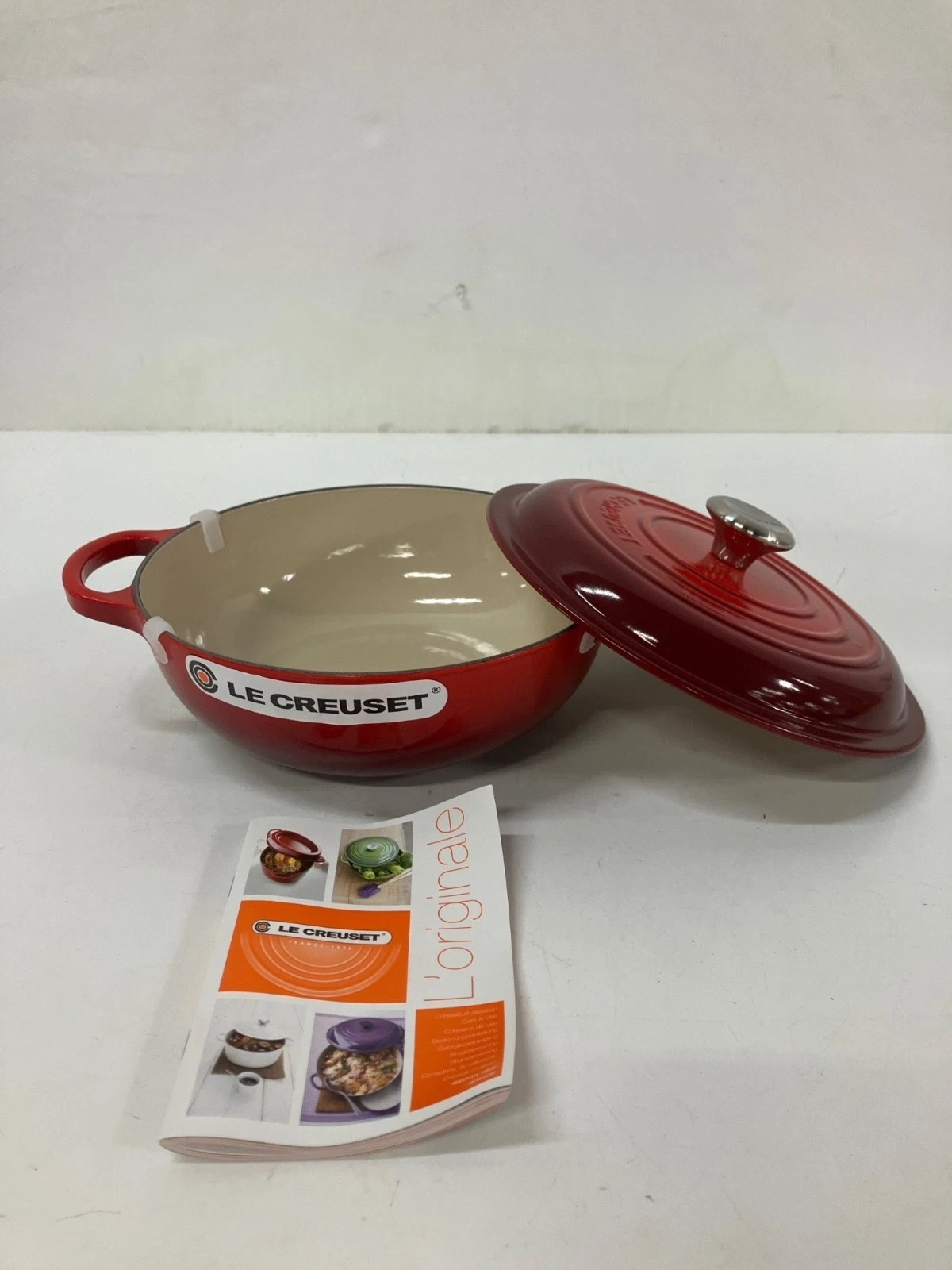Le Creuset Gourmet Signature Round Stew Pot 2.5 Qt - Cerise - New in Box