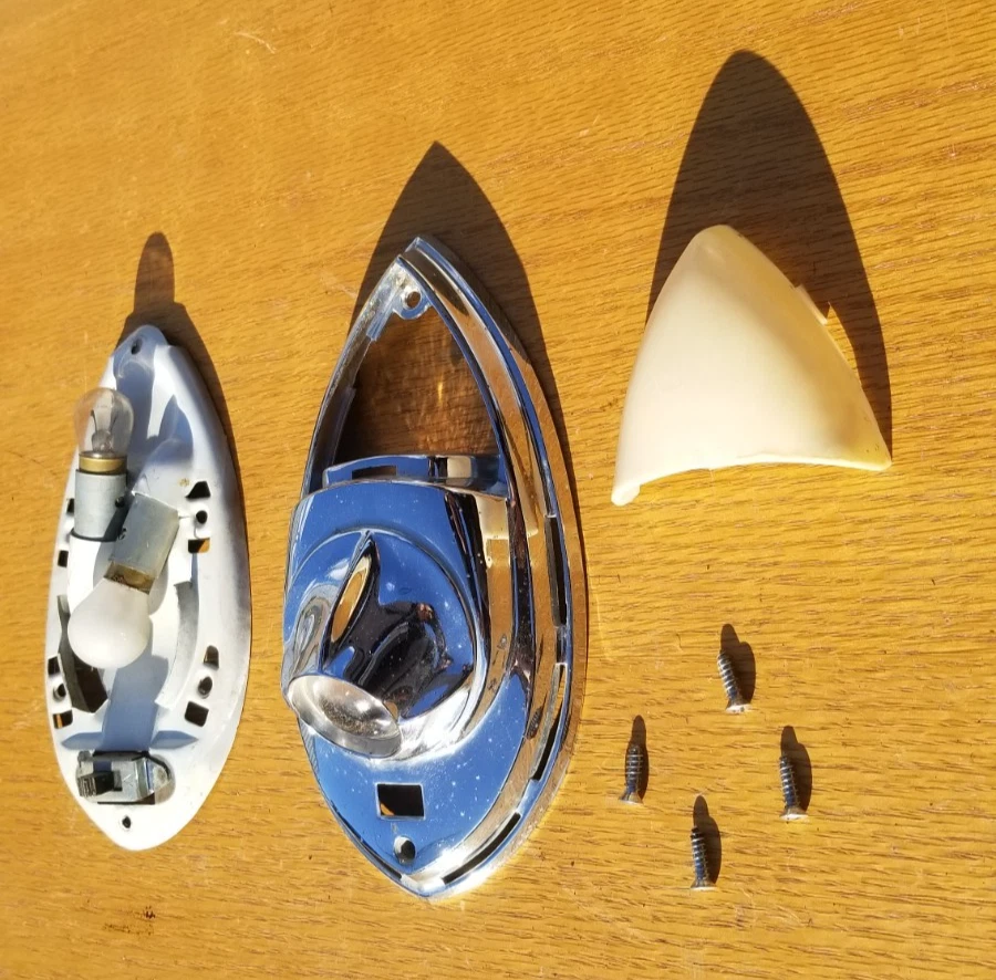 Luz domo cortesía PARTING 1963 Pontiac Grand Prix & Bonneville Foto 3 de 4