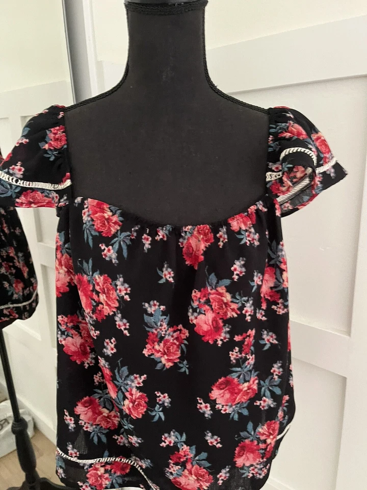 Lily White Top Womens Blouse Ruffle Black Floral SZ XL - Image 2 of 4