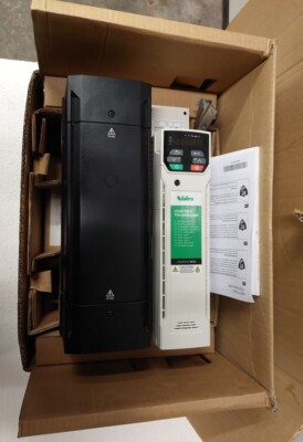 Nidec Control Techniques Unidrive Frequenzumrichter M200-064 00420 A 18,5/22Kw