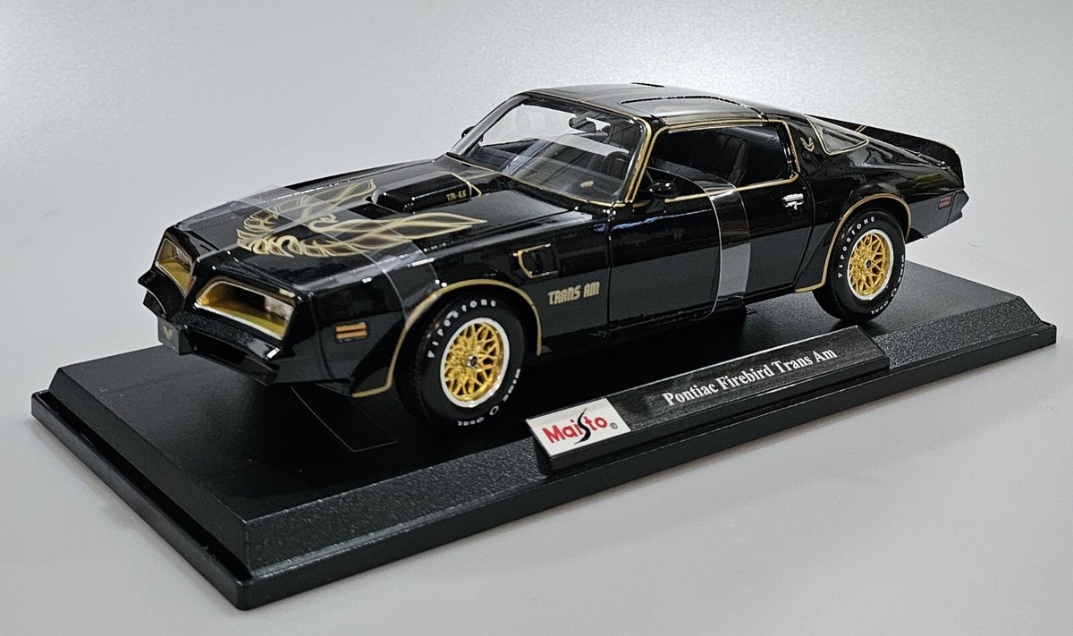 Pontiac Firebird Trans Am Black 1:18 Model Car Maisto