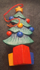 Wooden Christmas tree and gift Christmas ornament  e9649UXX