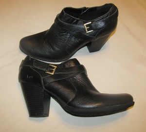 born side zip leather booties