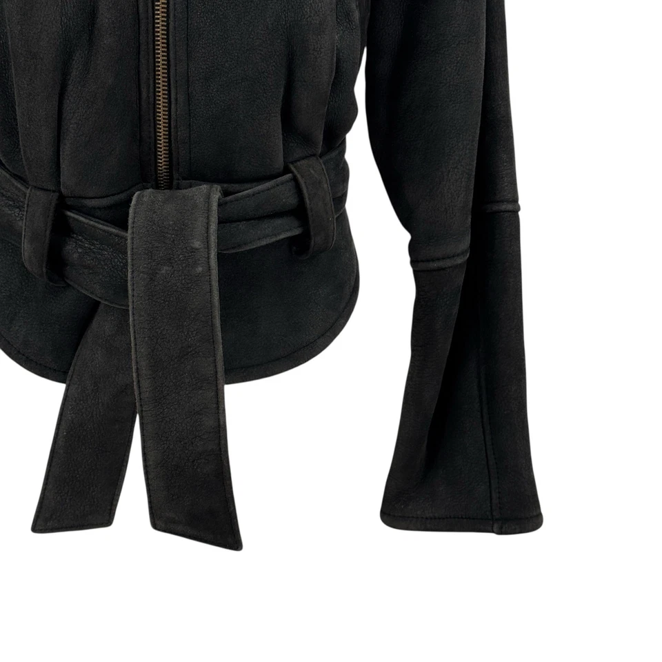 Jaqueta feminina Andrew Marc camurça shearling tamanho pequeno cinto preto shearling motociclista - Imagem 3 de 4
