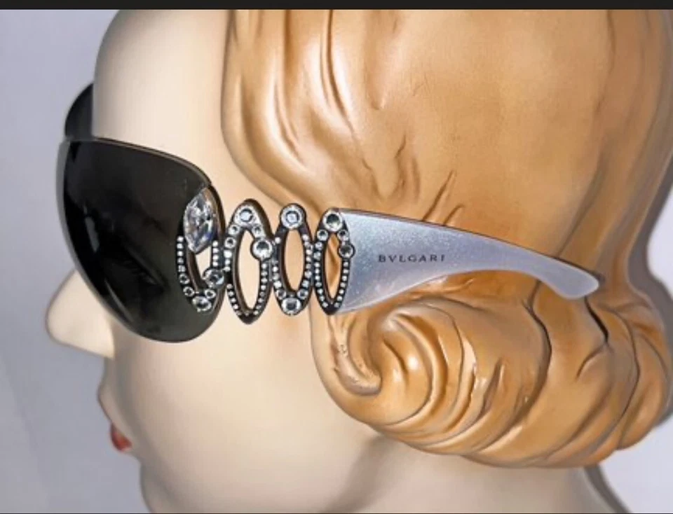 Óculos de sol Bvlgari branco/prata strass pesado MODELO 6017-B - Imagem 2 de 4