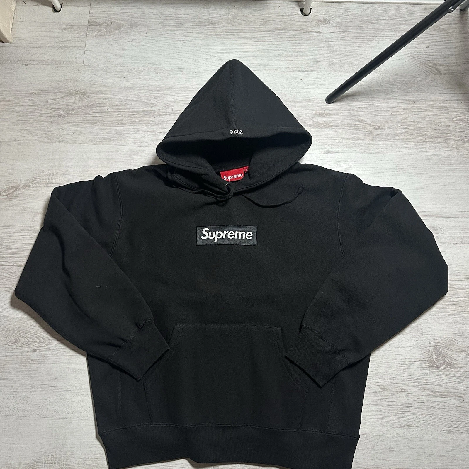 Sweat à capuche Supreme Box Logo 2024 petit noir prévente