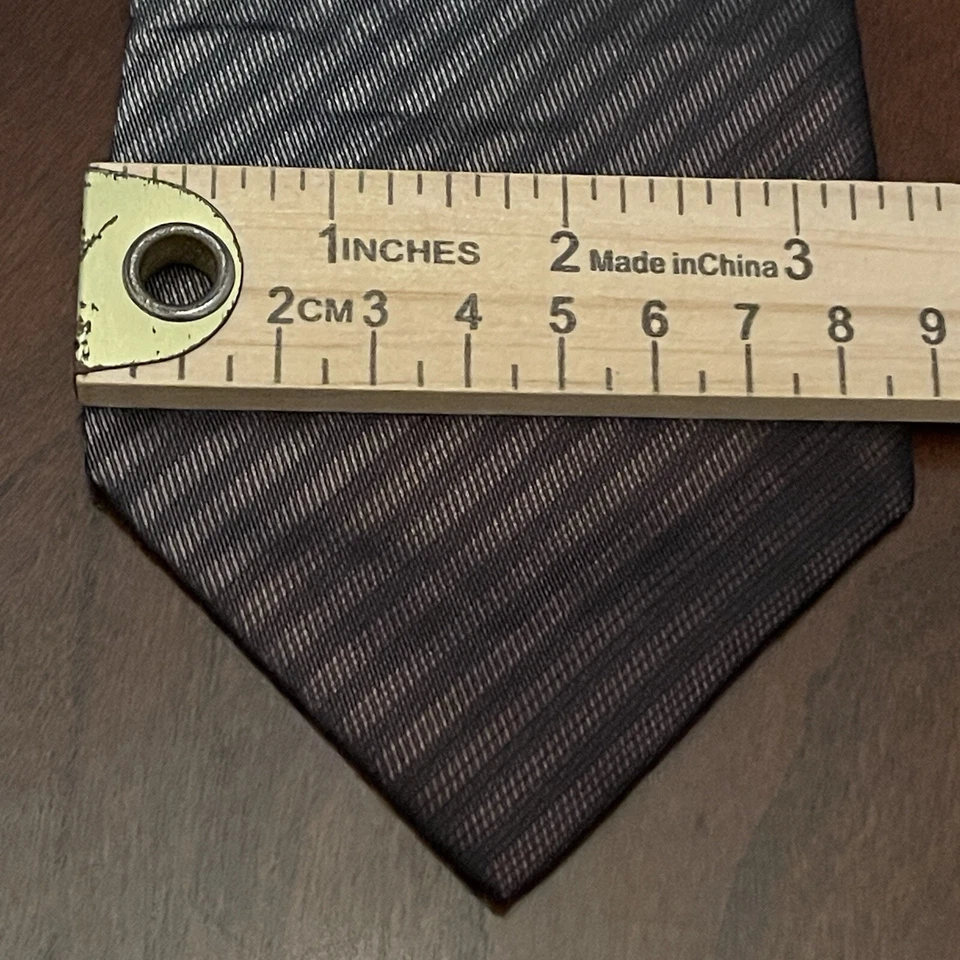 Corbata Kenneth Cole Reaction marrón 100 % seda para hombre hecha en China Foto 4 de 4