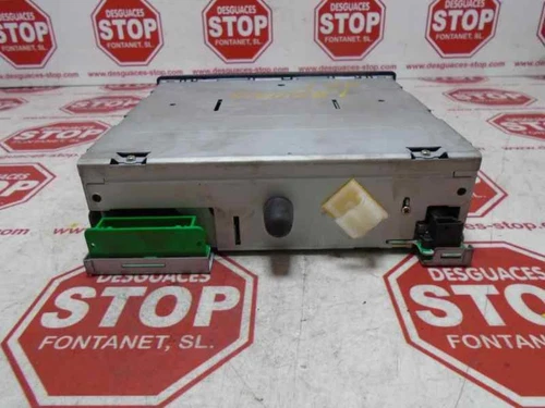 8200089153A Sistema Audio/Radio Cd para RENAULT LAGUNA II (BG0) * 2004 527816 - Imagen 2 de 4