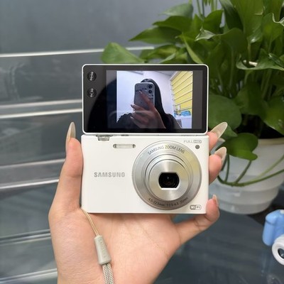 Samsung MV900F 16MP WiFi Compact Camera -180° Flip Touchscreen CCD