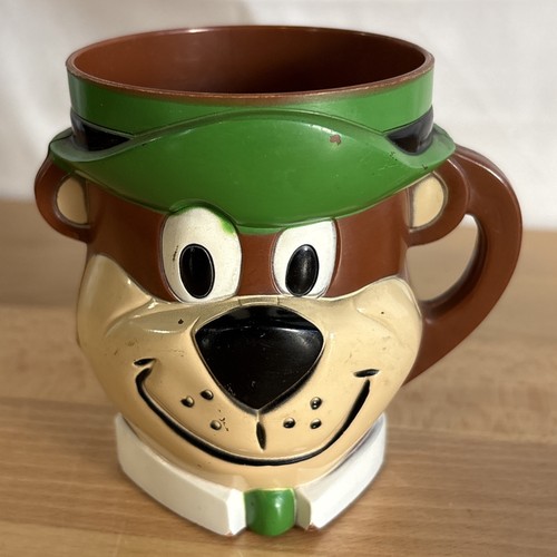 Yogi Bear Vintage 1961 plastic Cup Mug Glas F&F Die Works Mold Kellogg's Promo