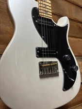 PRS SE NF53 Pearl White w/bag
