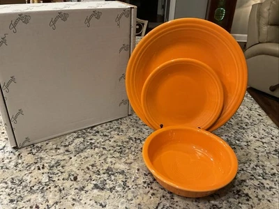 THE HOMER LAUGHLIN CHINA CO. Fiesta 3 Piece Classic Place Setting Tangerine Fiestaware Set in Box USA , New
