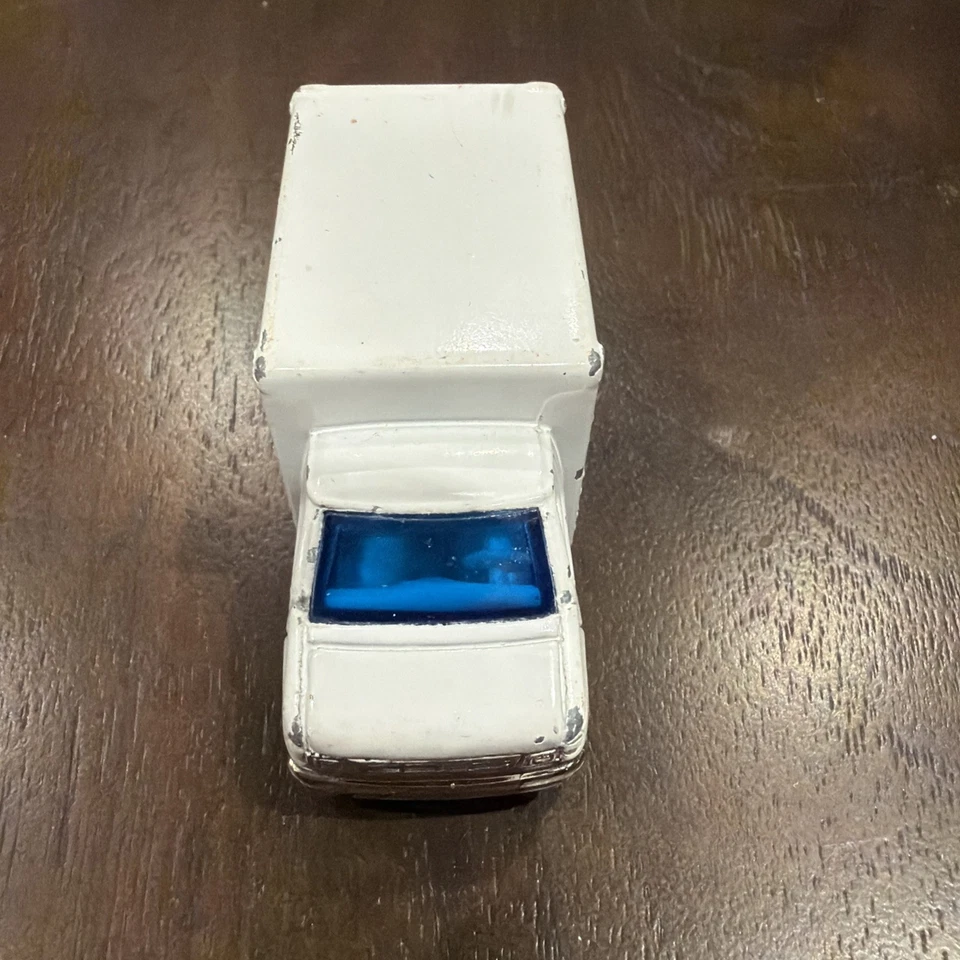 Camión de reparto Ford FedEx 1998 Matchbox escala 1:64... blanco Foto 3 de 4