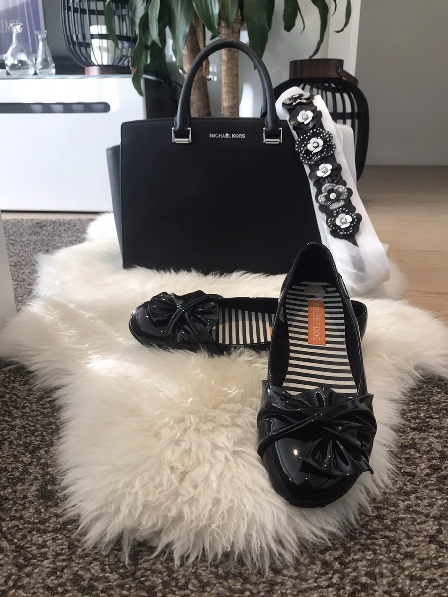 Michael kors hotsell black floral bag