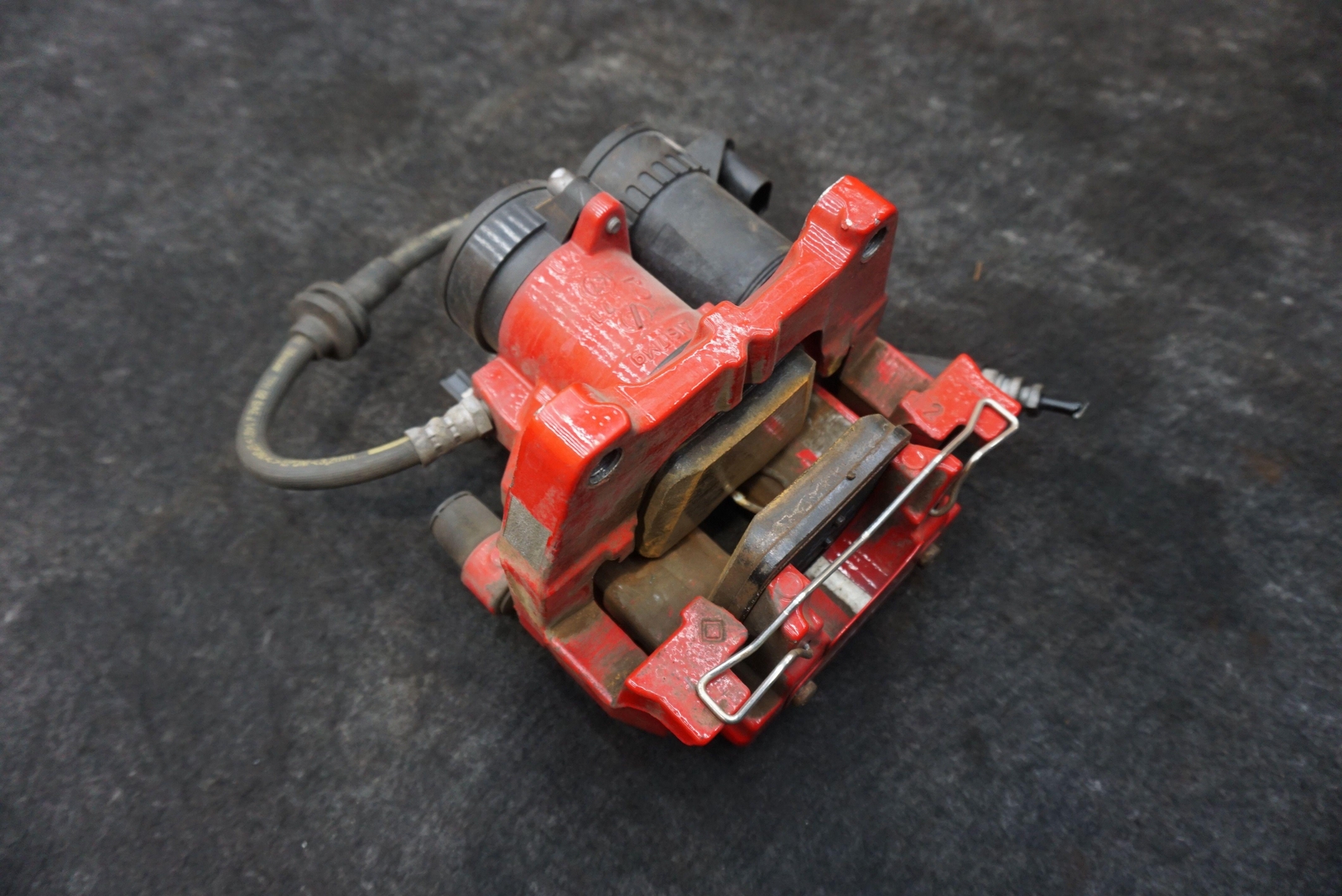 Rear Left Side Brake Caliper Red OEM 670039767 Maserati Ghibli M157 2017+