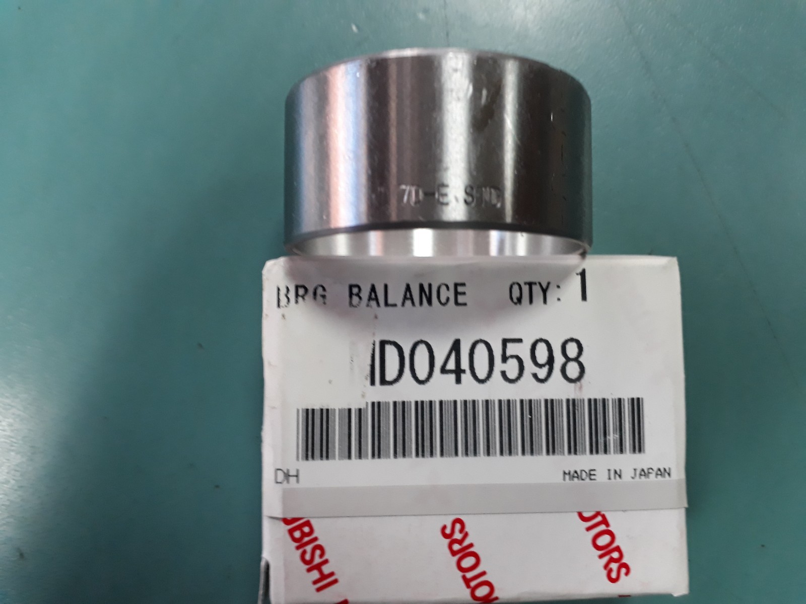 GENUINE MD040598 BEARING BALANCER SHAFT REAR LH STD MITSUBISHI  