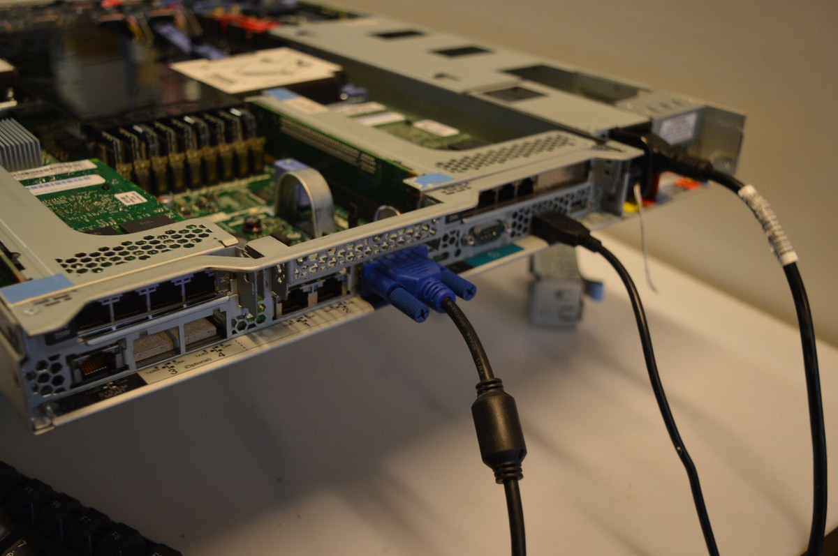 IBM System x3550 M3 Server 2x Xeon L5640 @2,27 GHZ