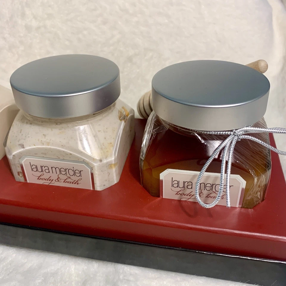 Nuevo Cuarteto de Lujo Laura Mercier Cuerpo y Baño Almendras Leche de Coco Foto 4 de 4